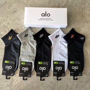 A46- ALO Yoga Men's Black & Grey Assorted Ankle Socks 5-Pair Boxed Set